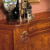 reale_dettaglio_credenza_a.webp